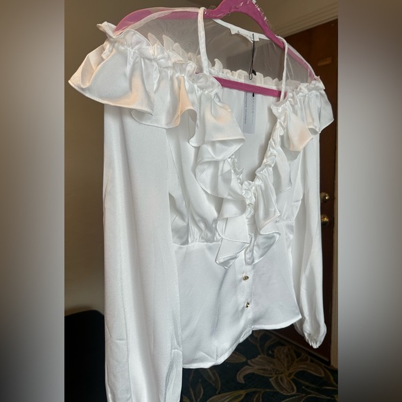 Ruffled V Neck Elastic Puff Sleeves Blouse - Picture 3 of 10